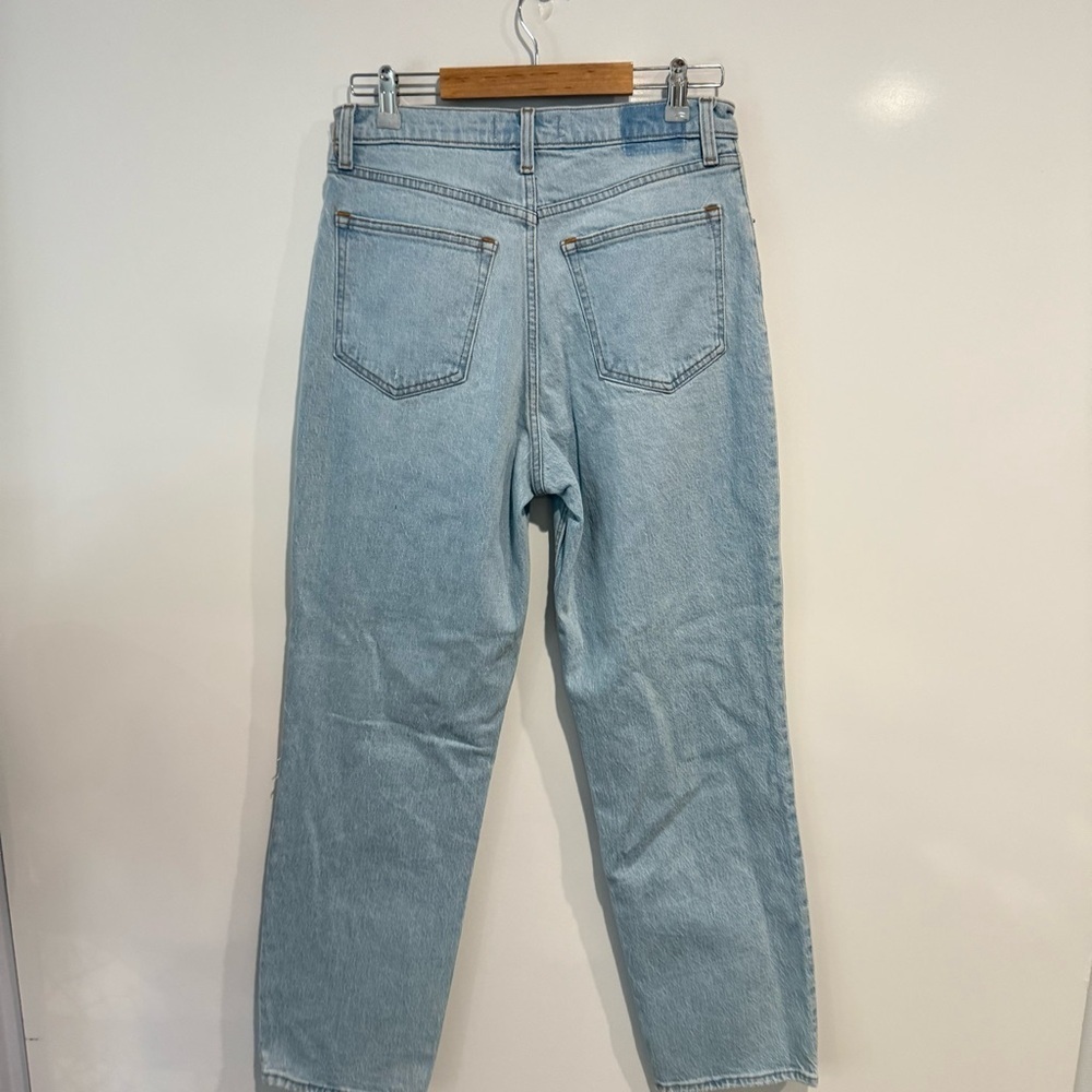 Abercrombie & Fitch Ultra High Rise 90s Straight Jean - Picture 4 of 7